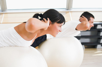 Image of exercise and fitness enthusiasts working out.